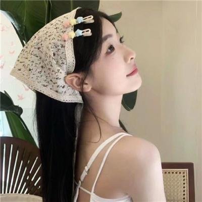 裸女游城
